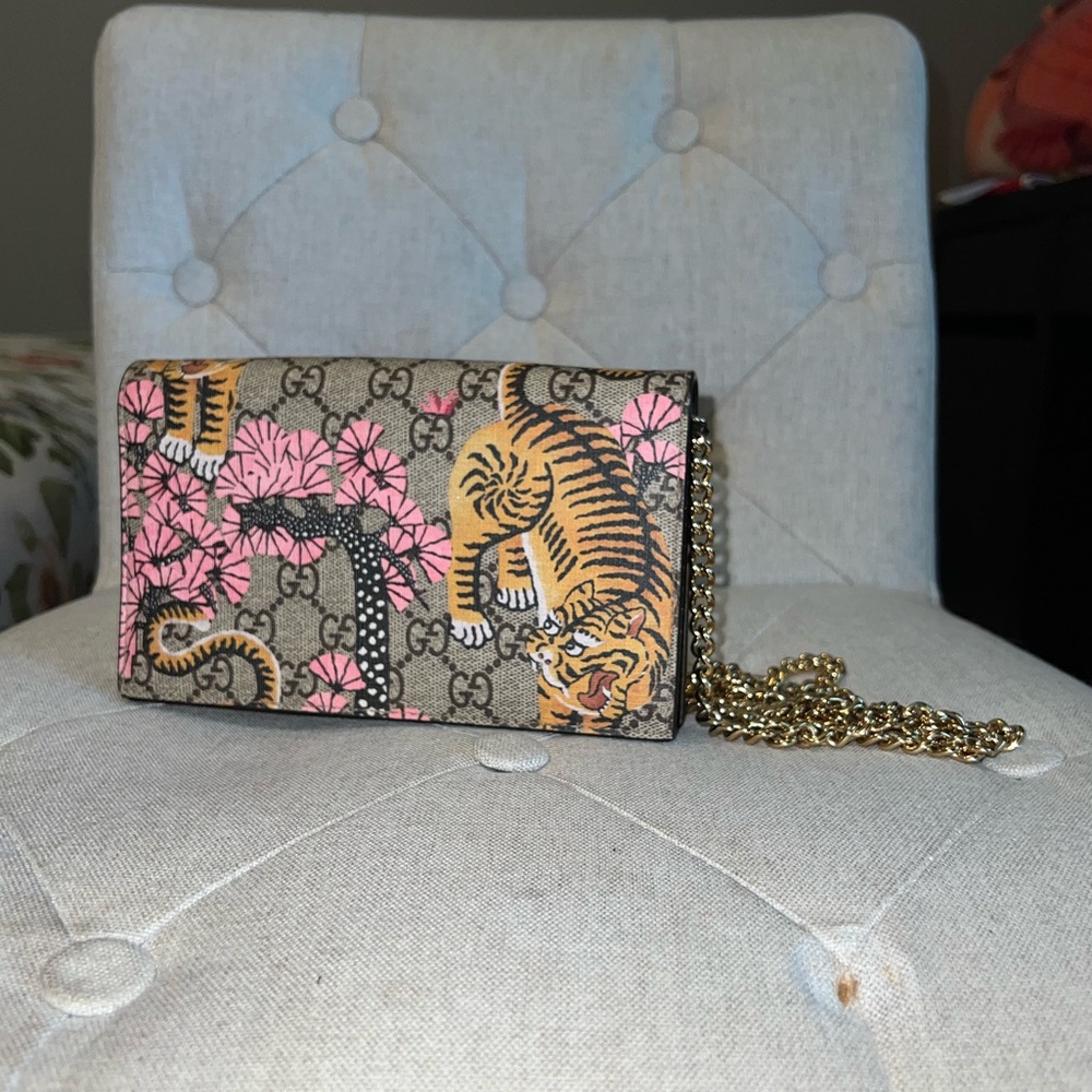 Gucci Bengal Tiger Chain Wallet GG Supreme